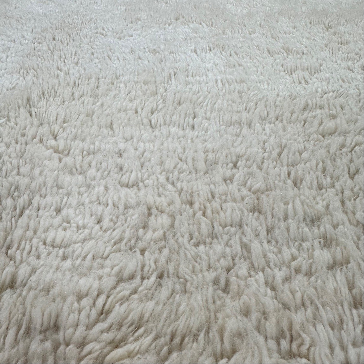 White Snow — hand-knotted natural wool rug, 319 × 219 cm, Nestaground (3)