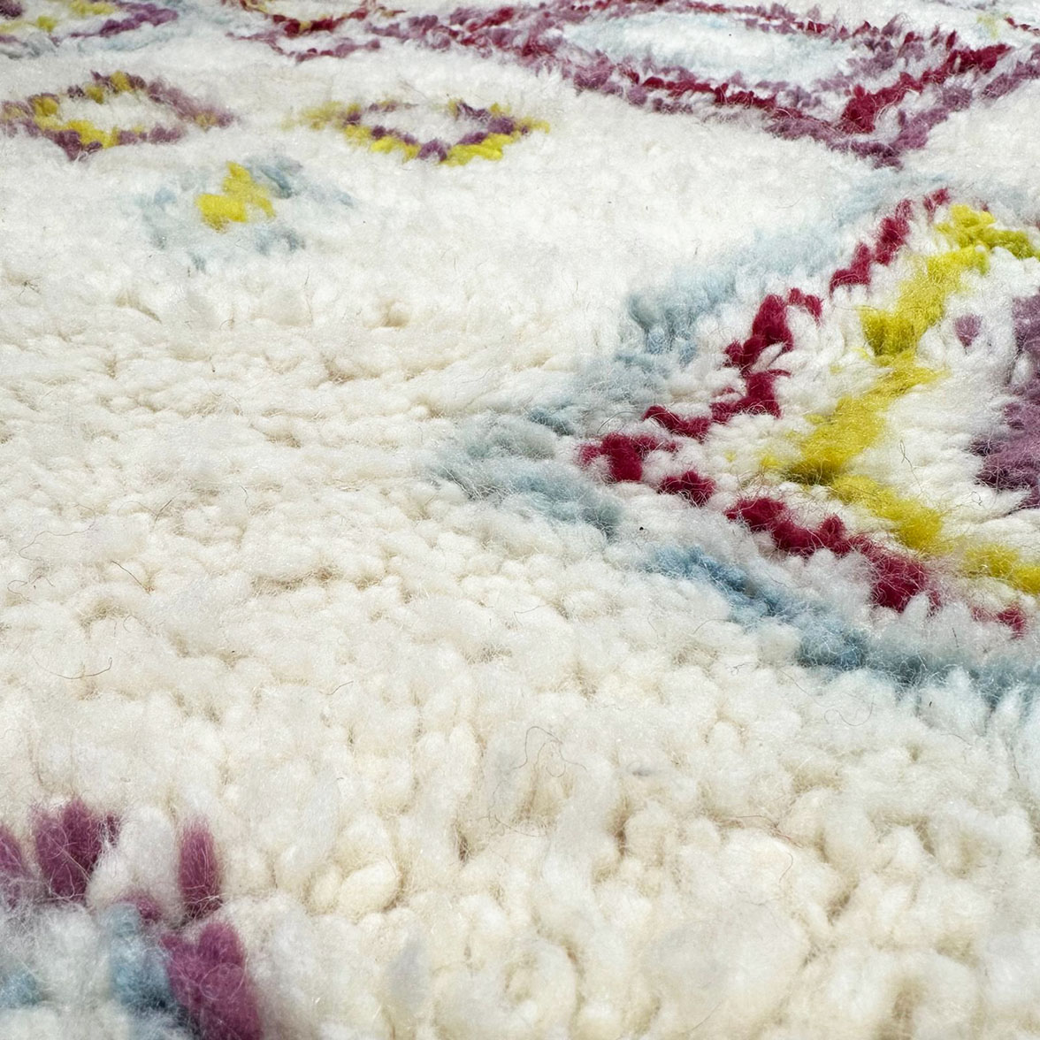 The Abstract Garden — hand-knotted natural wool rug, 242 × 185 cm, Nestaground (3)
